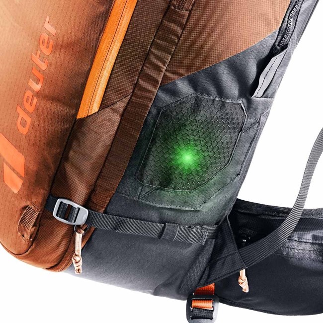 Deuter Alproof 32 בצבע שחור ערמונים