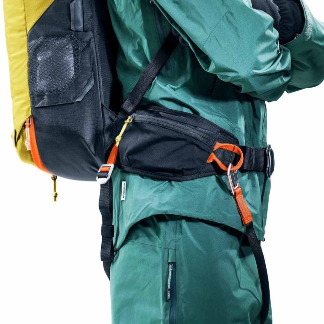 Deuter כורכום-שחור Alproof לייט 22